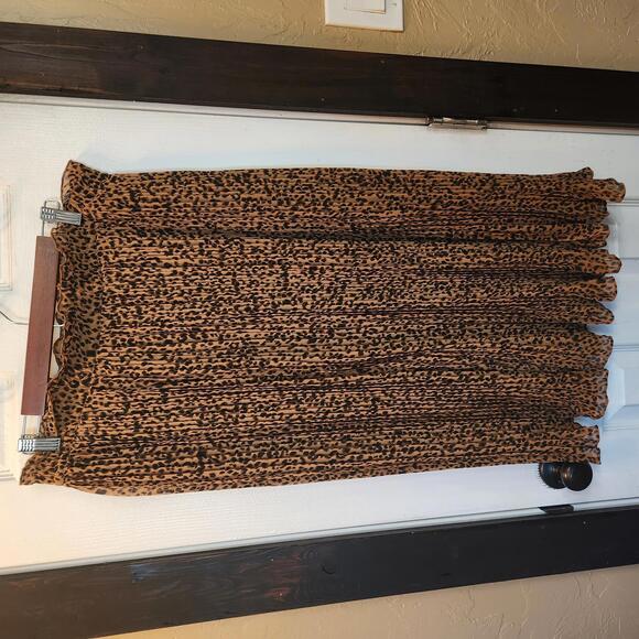 Roolee Dresses & Skirts - Roolee Pleated Leopard Print Midi Skirt- Size XXL